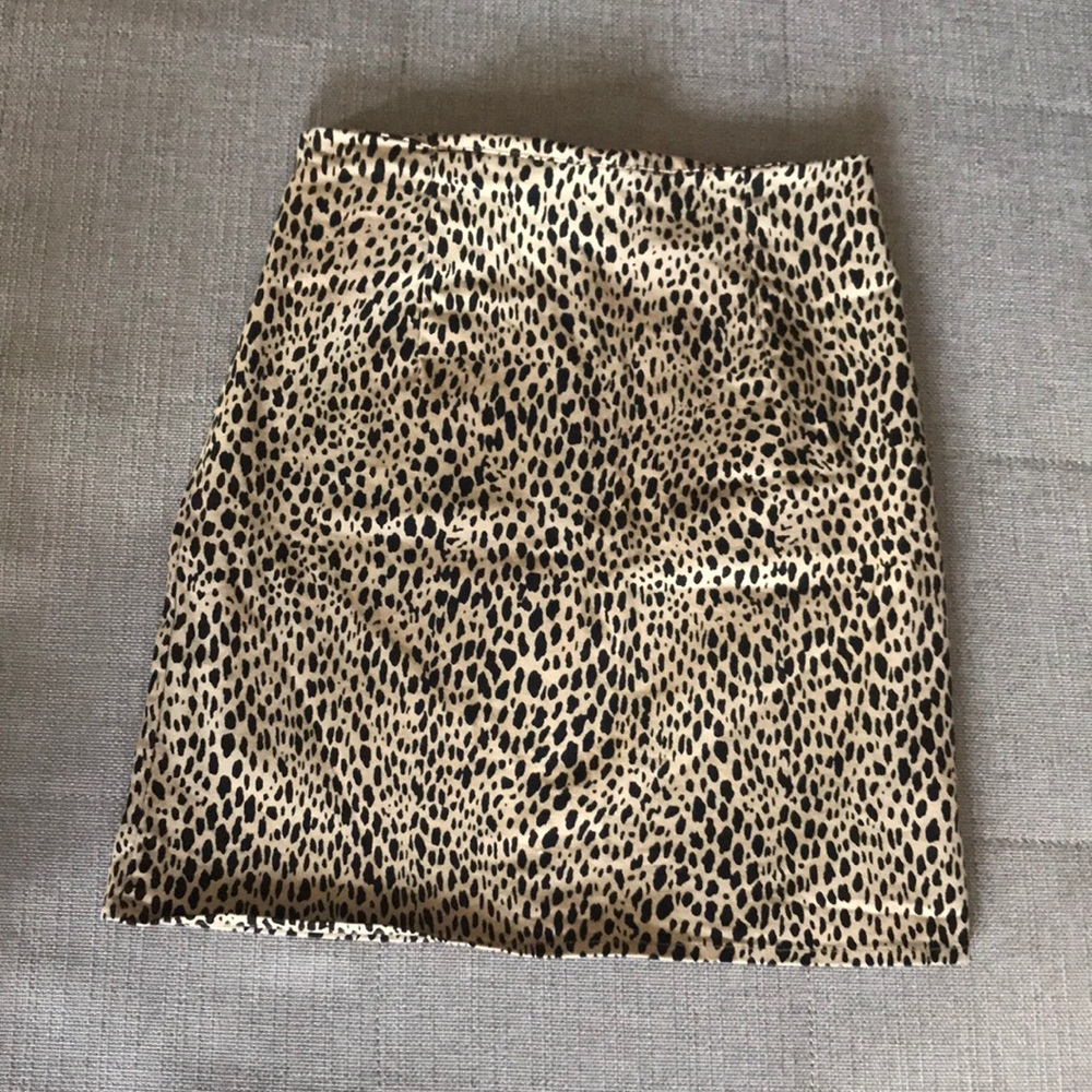 Leopard print mini skirt